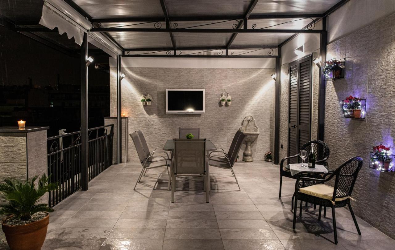 דירות נאפולי La Terrazza Del Corso מראה חיצוני תמונה
