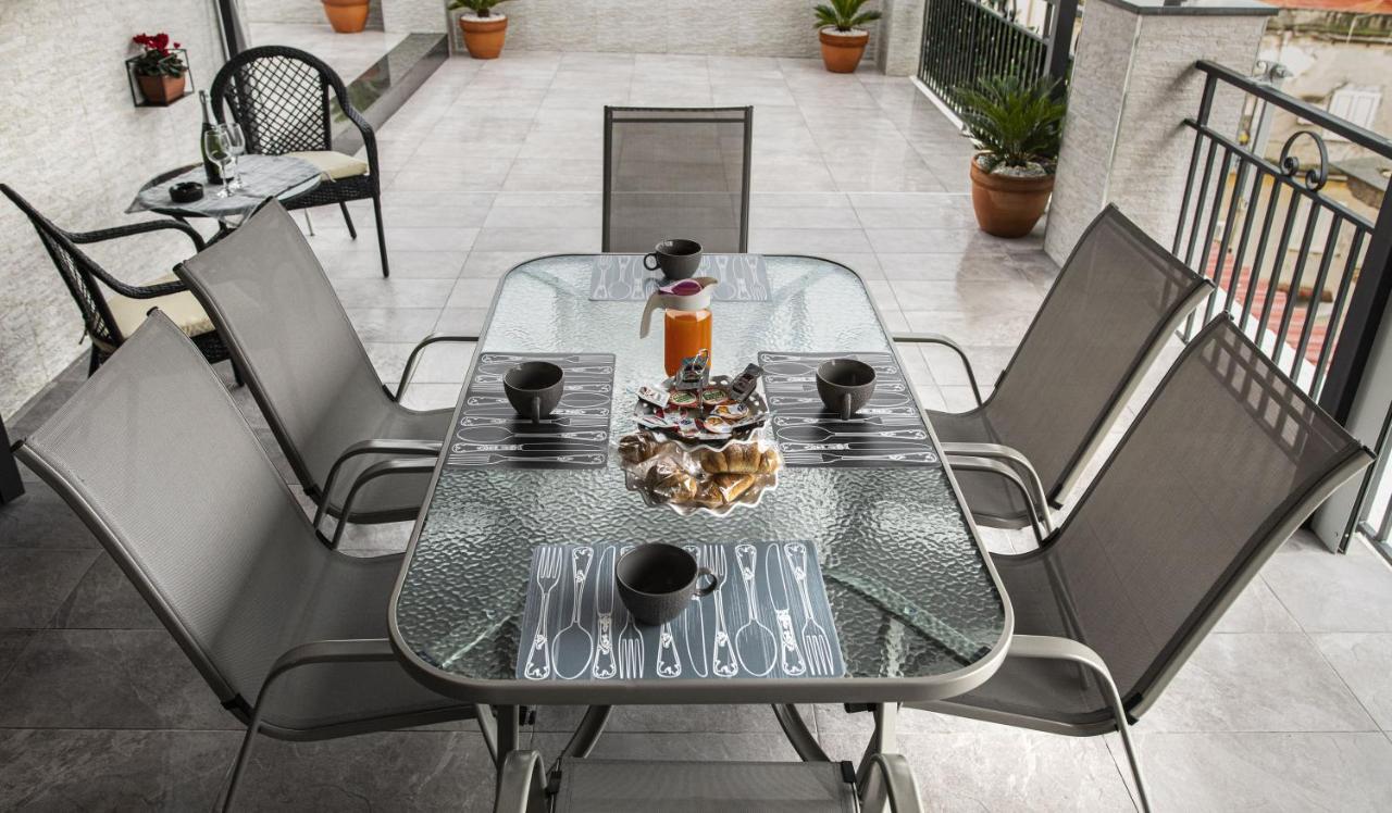 דירות נאפולי La Terrazza Del Corso מראה חיצוני תמונה